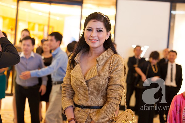 H&agrave; Tăng căng thẳng trong ng&agrave;y khai trương t&ograve;a nh&agrave; 