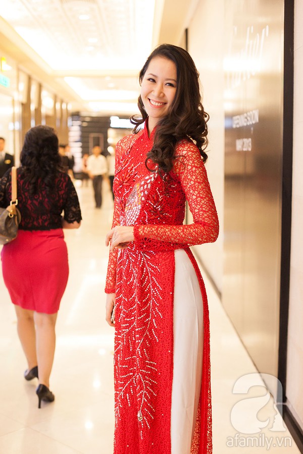 H&agrave; Tăng căng thẳng trong ng&agrave;y khai trương t&ograve;a nh&agrave; 