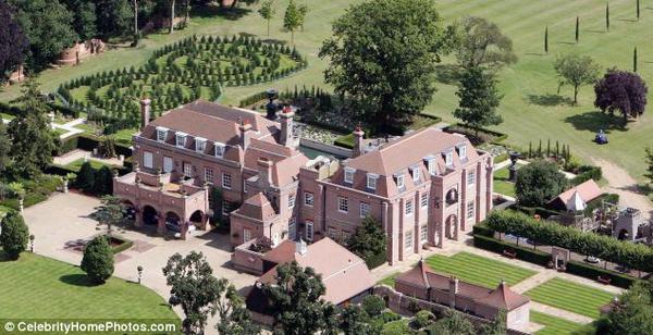 Gia đình Beckham quyết định bán Beckingham Palace