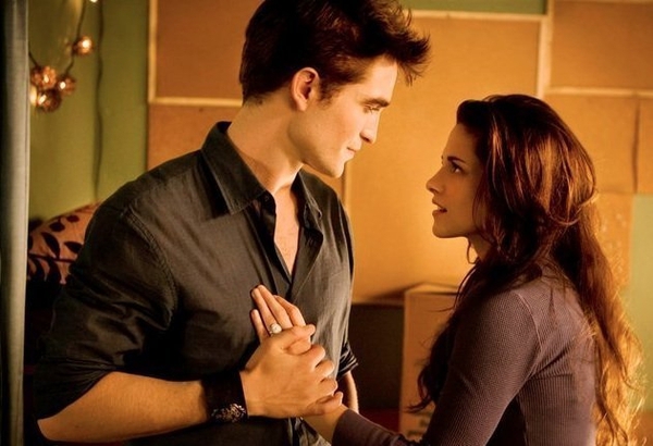 Robert Pattinson chưa sẵn sàng ở cùng Kristen Stewart  2