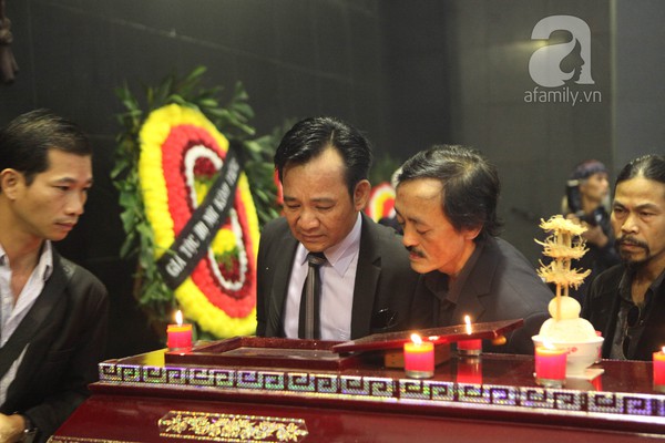 Đám tang nghệ sĩ Văn Hiệp xúc động với đông đủ đồng nghiệp 36