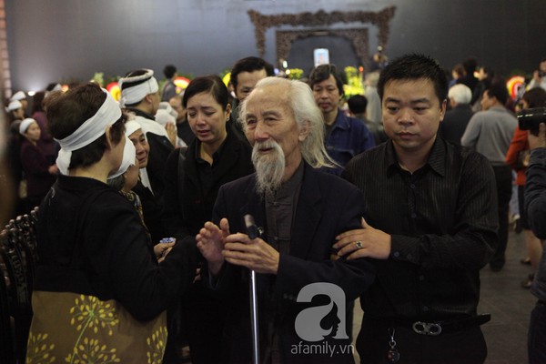 Đám tang nghệ sĩ Văn Hiệp xúc động với đông đủ đồng nghiệp 69