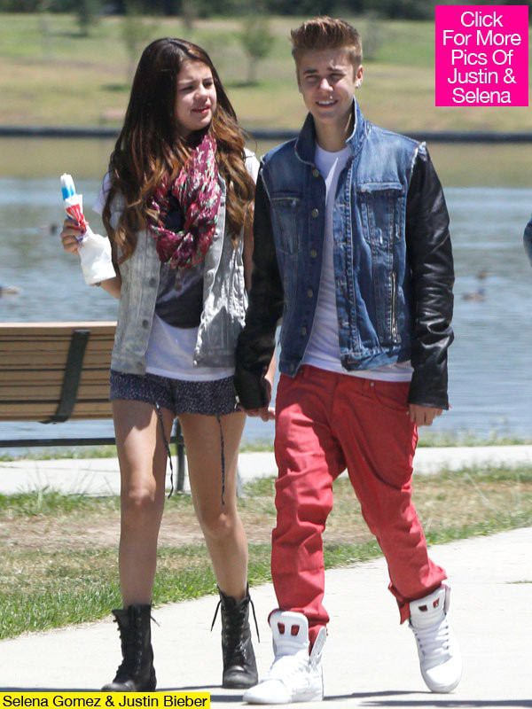 Justin và Selena bịt kín mặt cùng rời khách sạn  3