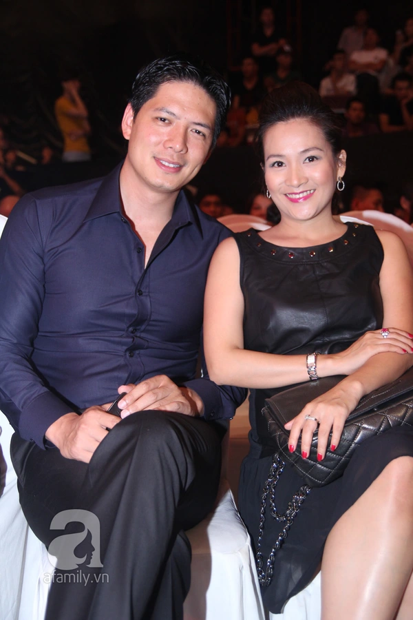 Mr. Đ&agrave;m cười tươi r&oacute;i khoe 2 đồng hồ tiền tỷ  3