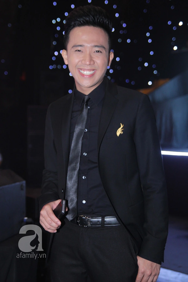Mr. Đ&agrave;m cười tươi r&oacute;i khoe 2 đồng hồ tiền tỷ  6