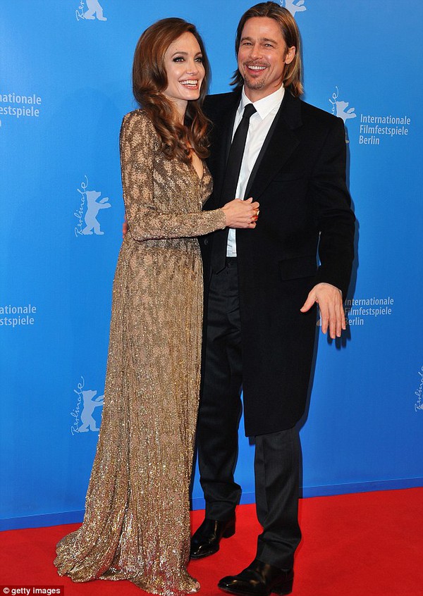 Angelina Jolie và Brad Pitt sẽ kết hôn sớm hơn dự định 3