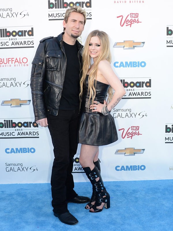 Ke$ha tự tin "quên" nội y khi dự Billboard Awards  15