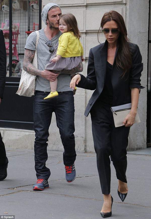 David Beckham liên tục hôn âu yếm con gái bé bỏng 1