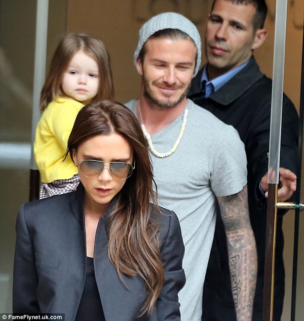 David Beckham liên tục hôn âu yếm con gái bé bỏng 8