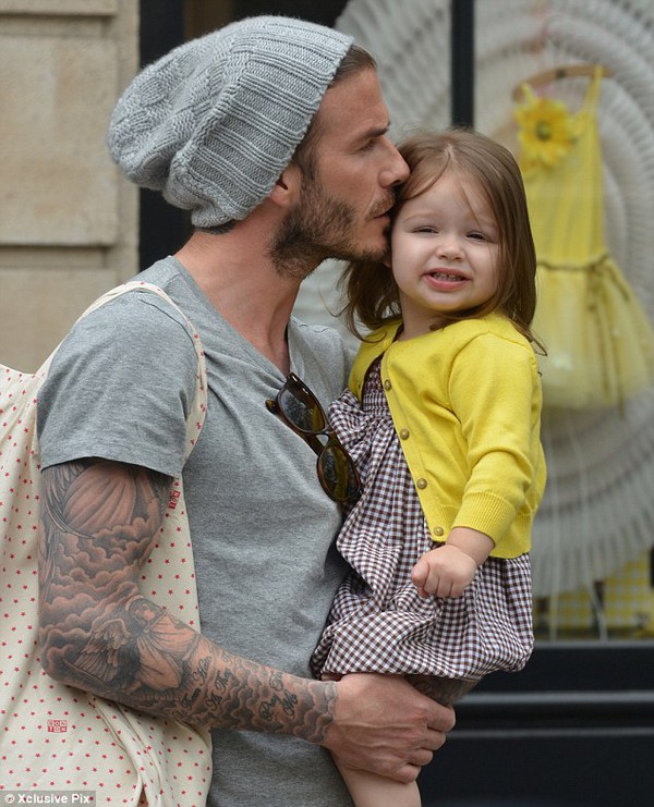 David Beckham liên tục hôn âu yếm con gái bé bỏng 3