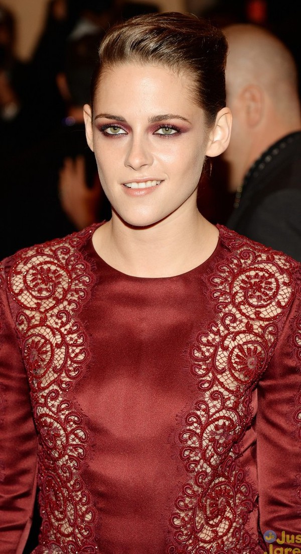 Kristen Stewart đơn độc, sao 