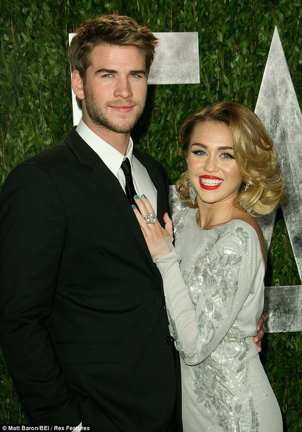 Miley Cyrus và Liam Hemsworth chính thức chia tay 1