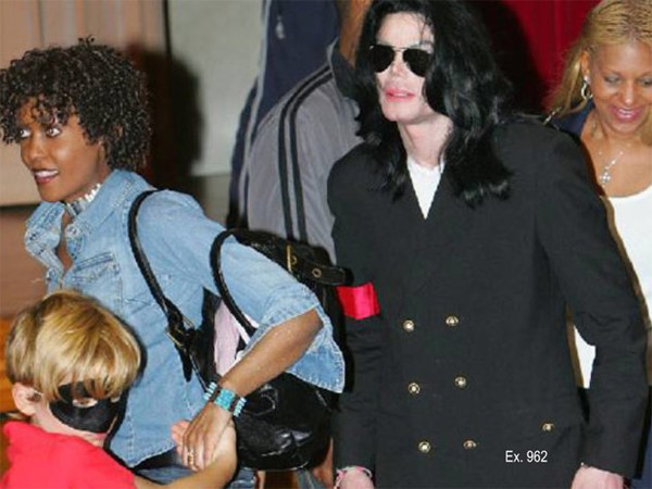 Tiết lộ loạt ảnh Michael Jackson hạnh phúc bên các con  2