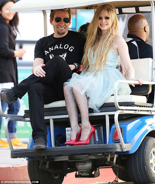 Avril Lavigne chính thức kết hôn với nam ca sĩ Chad Kroeger 3
