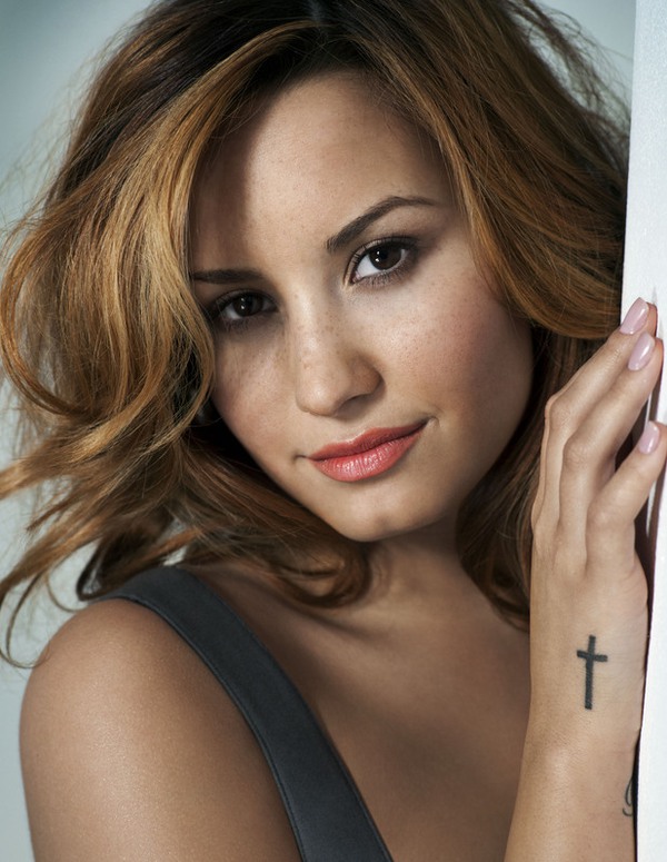  Demi Lovato sợ hãi khi nghĩ về quá khứ 2