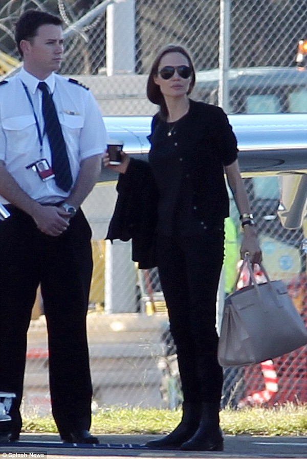 Angelina Jolie vội vã rời khỏi Úc 1