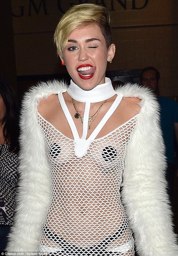 Miley Cyrus phủ nhận tin có bầu với rapper Juicy J  3
