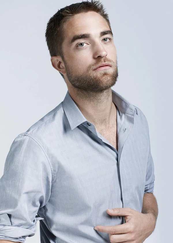 Robert Pattinson không dám cởi trần vì xấu hổ 2