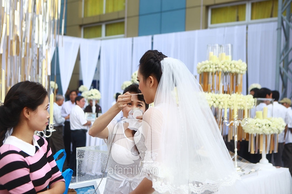 Toàn cảnh đám cưới tiền tỷ của Ngọc Thạch và đại gia Hà Nội  16