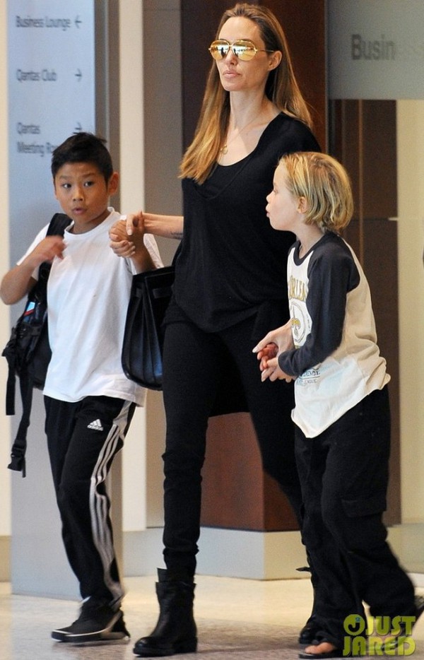 Pax Thiên cùng em và mẹ Angelina Jolie rời khỏi Úc 1