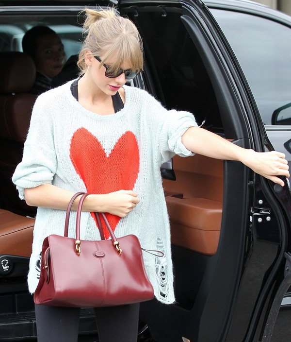 Taylor Swift vẫn đáng yêu dù ăn mặc giản dị 2