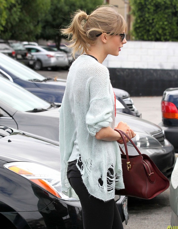 Taylor Swift vẫn đáng yêu dù ăn mặc giản dị 4