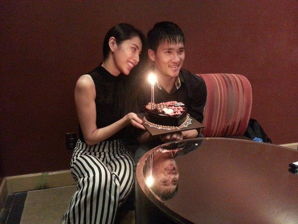 C&ocirc;ng Vinh đ&oacute;n sinh nhật ấm &aacute;p b&ecirc;n Thủy Ti&ecirc;n 3