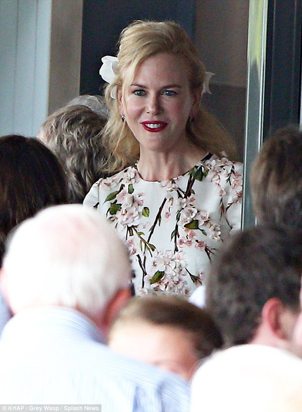 Con gái Nicole Kidman xinh như búp bê đi dự tiệc cùng mẹ 8