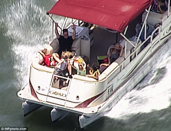 Gia đình Angelina Jolie cùng đi nghỉ Giáng sinh ở Queensland 1