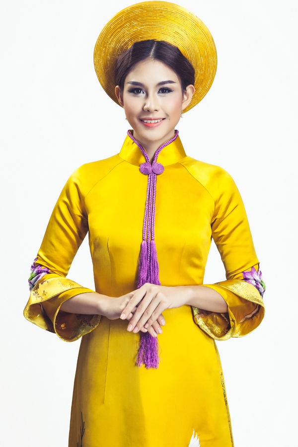 Tiết lộ trang phục áo dài Hương Trâm mang đi dự thi Hoa hậu Quốc tế 3