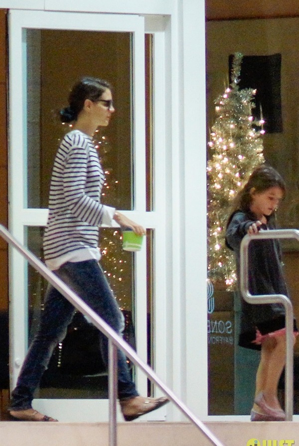 Suri Cruise tận hưởng kỳ nghỉ bên mẹ ở Miami 6