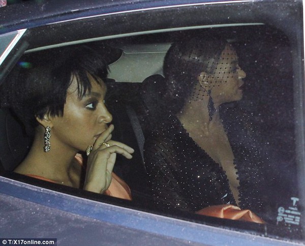 Jay-Z vui vẻ cùng Beyonce đi xem bóng chày sau scandal bị em vợ đánh 5