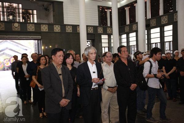 Đám tang NSND Trịnh Thịnh có đông đủ người trong nghề tiễn đưa 32