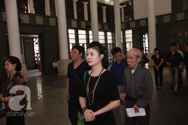 Đám tang NSND Trịnh Thịnh có đông đủ người trong nghề tiễn đưa 24