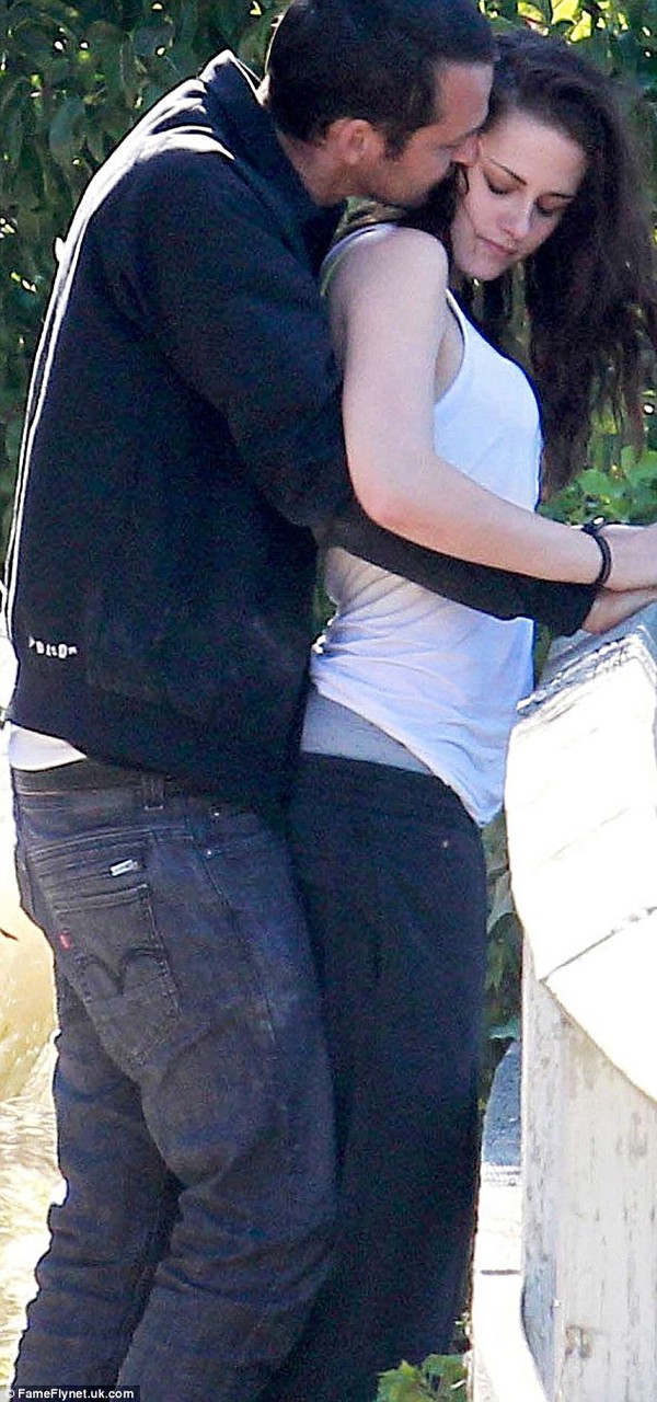 Robert Pattinson đã hoàn toàn quên scandal của Kristen Stewart  3