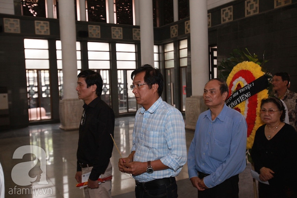 Đám tang NSND Trịnh Thịnh có đông đủ người trong nghề tiễn đưa 25