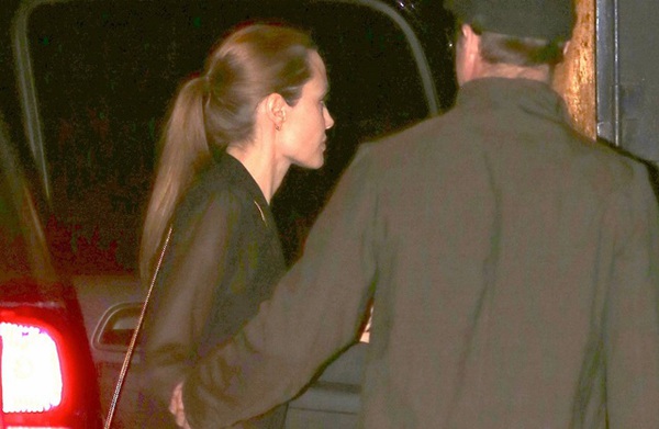 Angelina Jolie và Brad Pitt 