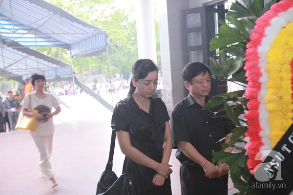 Đám tang NSND Trịnh Thịnh có đông đủ người trong nghề tiễn đưa 33