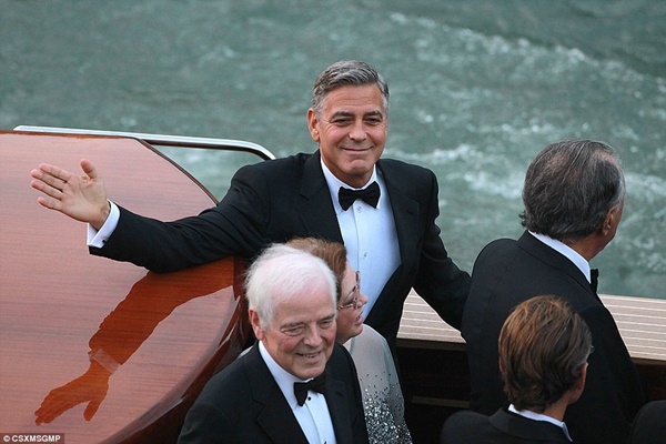 Tài tử U60 George Clooney chính thức kết thúc đời độc thân 2