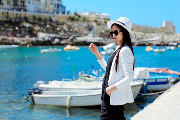 Ngọc Hân đầy phong cách trên đảo Gozo của Ý 5