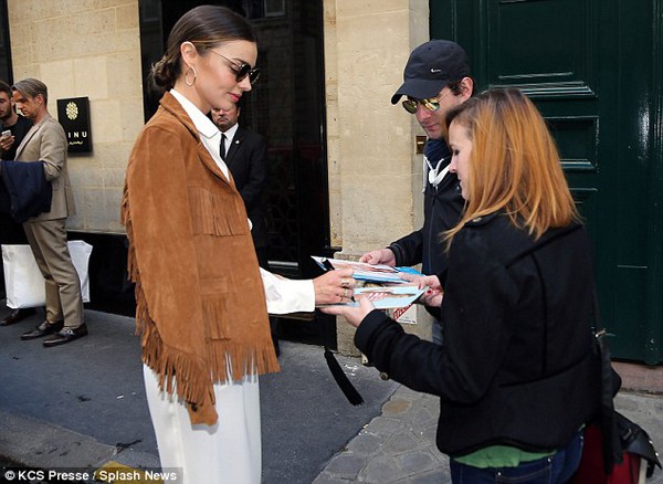Miranda Kerr gây ấn tượng ở Paris 5