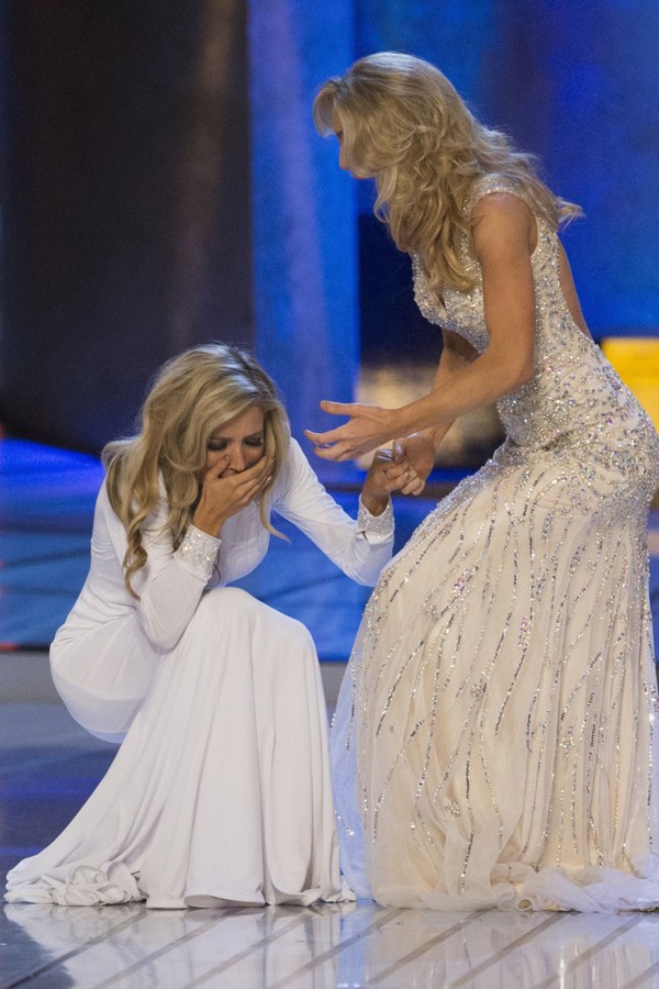 Hoa hậu Mỹ 2015 khóc òa trong ngày đăng quang 3