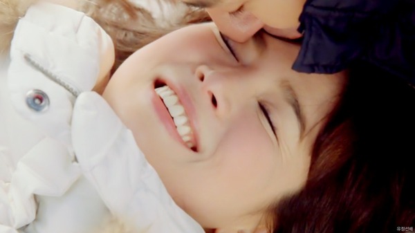 Song Hye Kyo đẹp như nữ thần tr&ecirc;n nền tuyết trắng 2