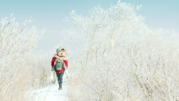 Song Hye Kyo chủ động h&ocirc;n 