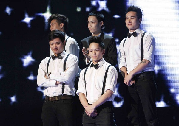 Chàng trai không tay thẳng tiến chung kết Got Talent 3