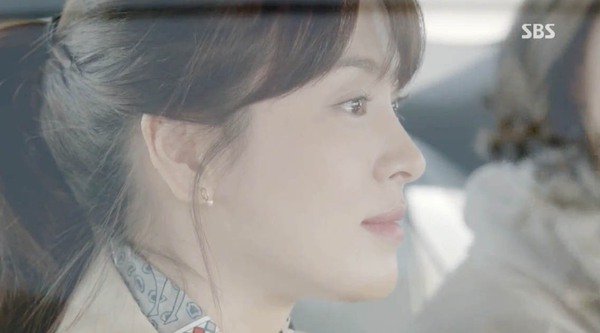 Song Hye Kyo cắt tay tự tử trong 