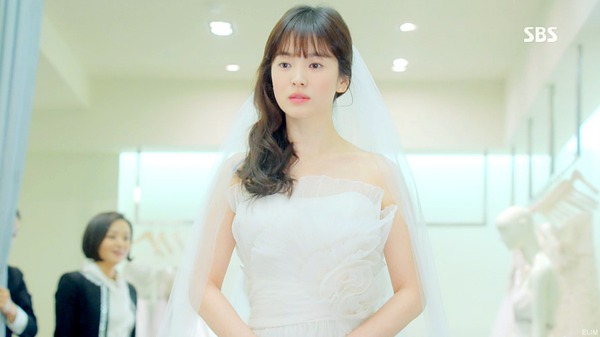 Song Hye Kyo mặc váy cưới nhưng lại... hủy hôn 2