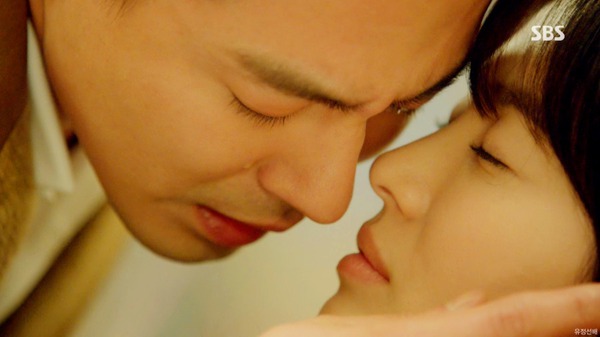 Top 10 nụ h&ocirc;n đẹp nhất m&agrave;n ảnh H&agrave;n 2013 7