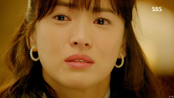 Vẻ đẹp không tì vết của Song Hye Kyo trong 