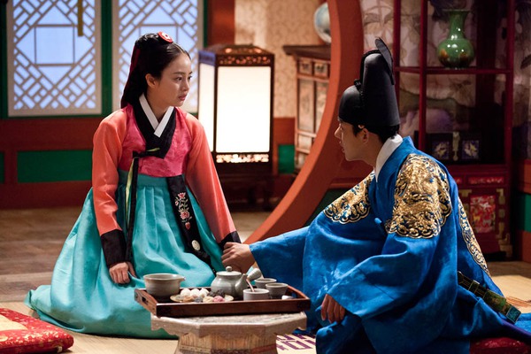 Kim Tae Hee nhận ra Yoo Ah In là Vua 1